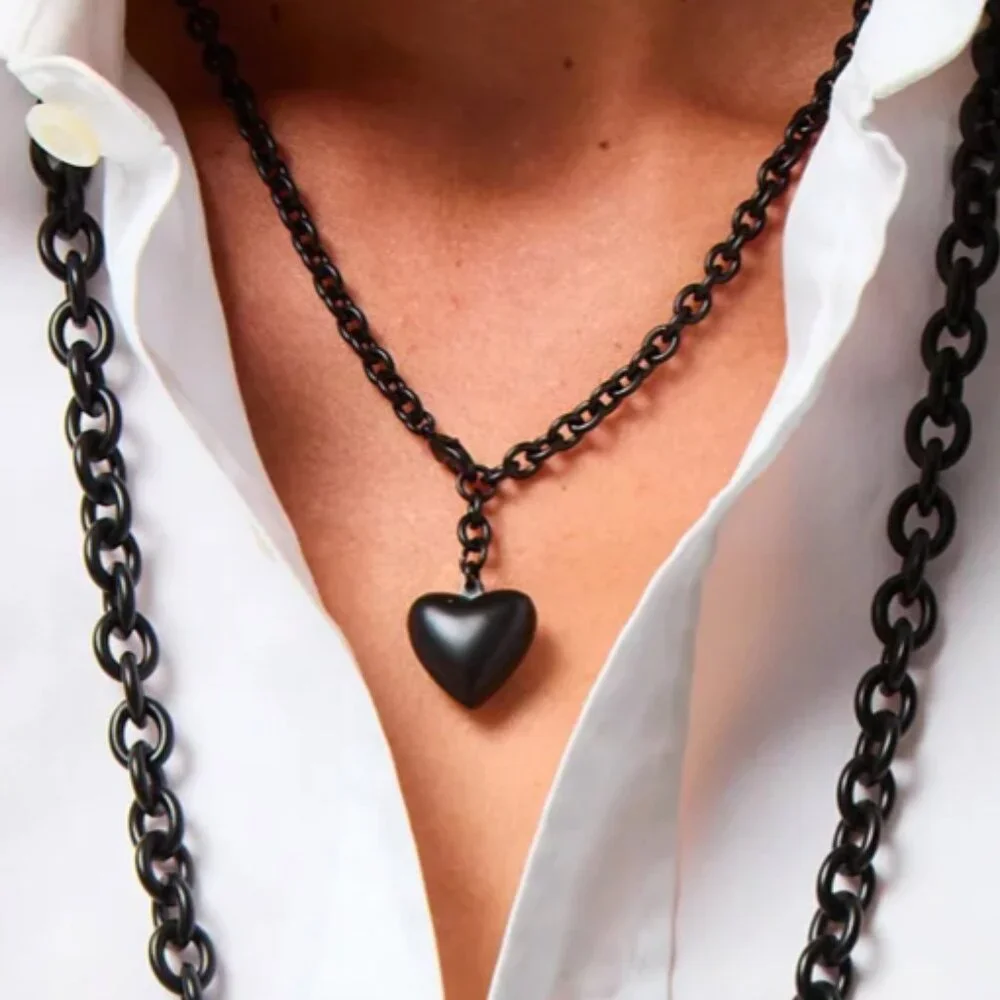 Roxanne Assoulin The Mini Puffy Heart Necklace Black Noir_2